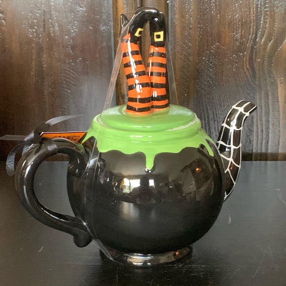Potter’s Studio Witch Legs Halloween Cauldron Teapot with Spider Web Spout - Picture 9 of 14